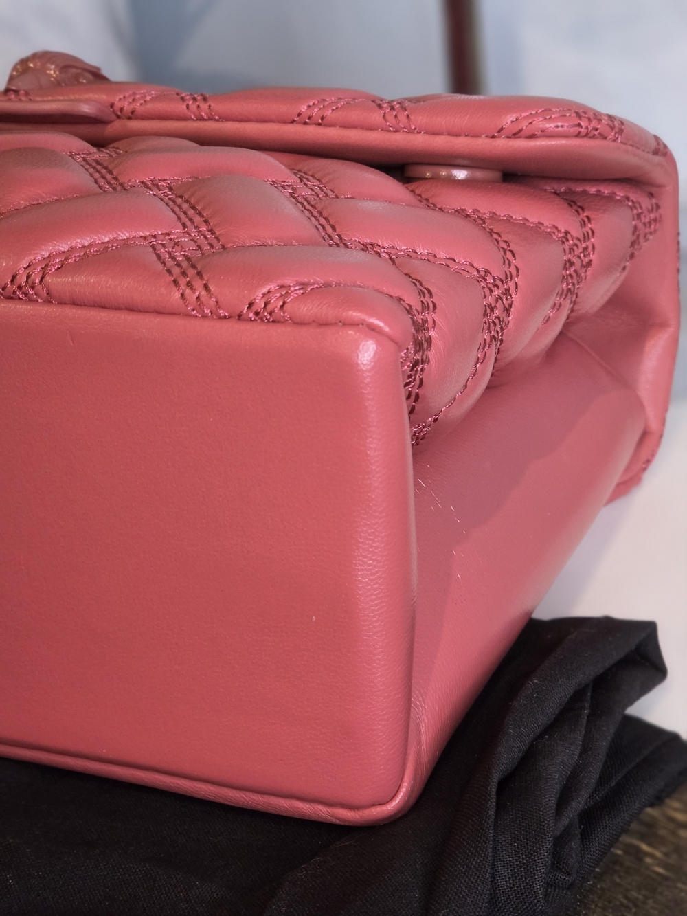 Kurt Geiger Kensington Drench Leather Shoulder Bag - Picture 9 of 14